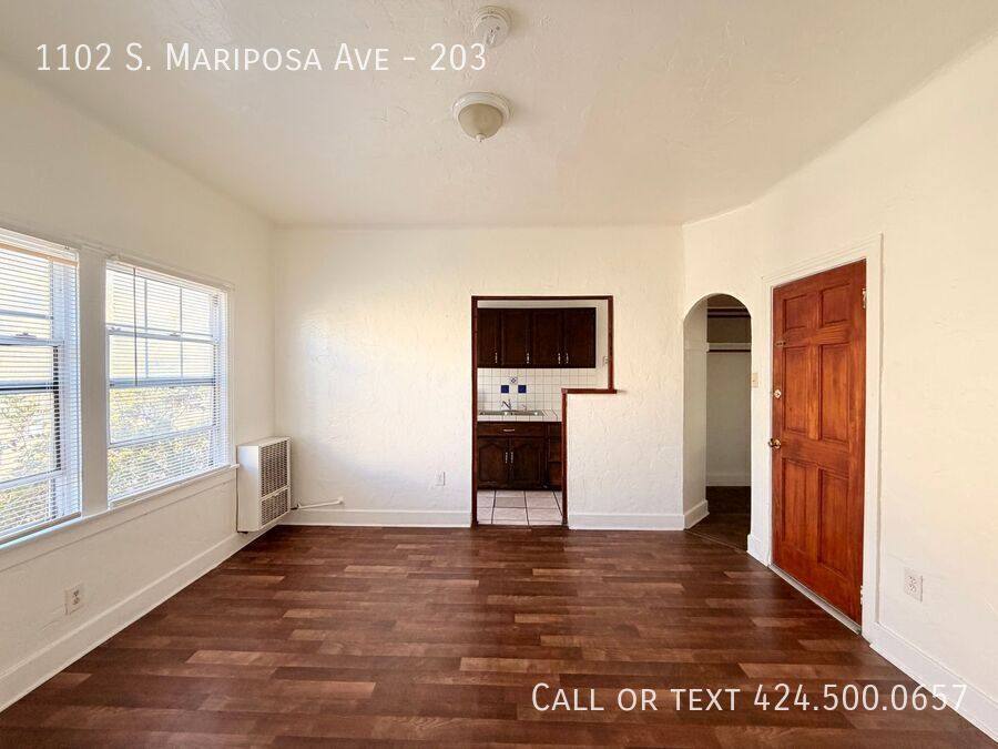 Apartment for rent at 1102 S Mariposa Ave #203, Los Angeles, CA 90006