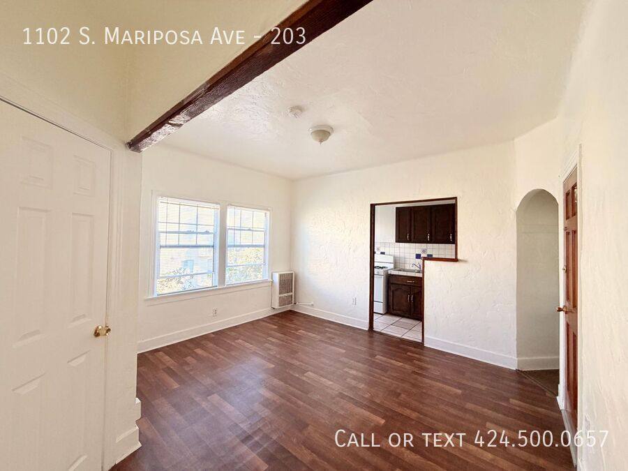 Apartment for rent at 1102 S Mariposa Ave #203, Los Angeles, CA 90006