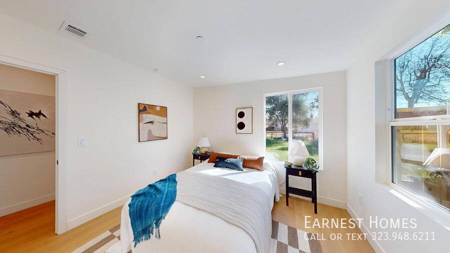 House for rent at 6441 Satsuma Ave #1, North Hollywood, CA 91606