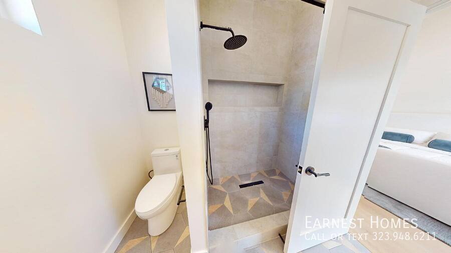 House for rent at 6441 Satsuma Ave #1, North Hollywood, CA 91606