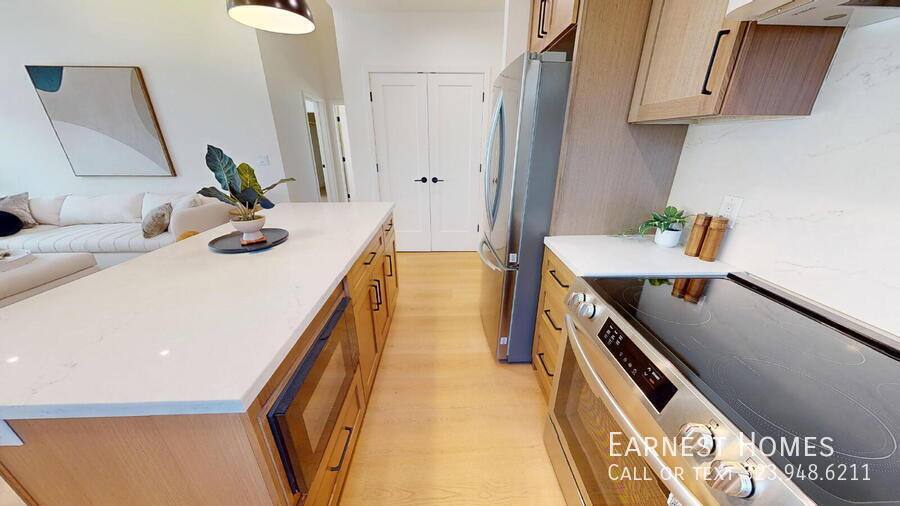 House for rent at 6441 Satsuma Ave #1, North Hollywood, CA 91606