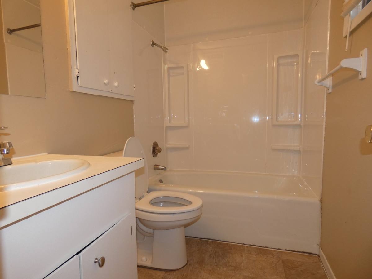 Apartment for rent at 516 Heather Lane, Newton, KS 67114
