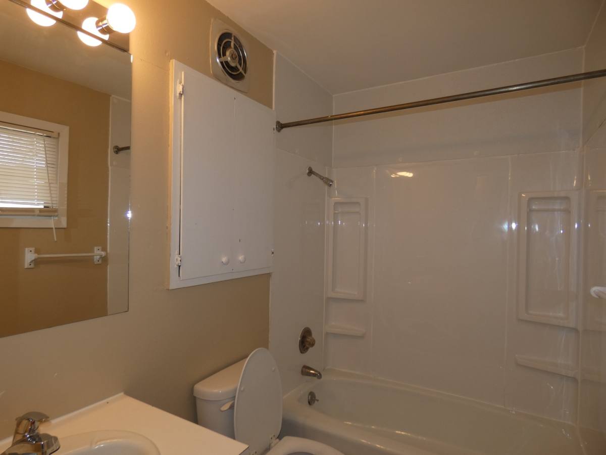 Apartment for rent at 516 Heather Lane, Newton, KS 67114