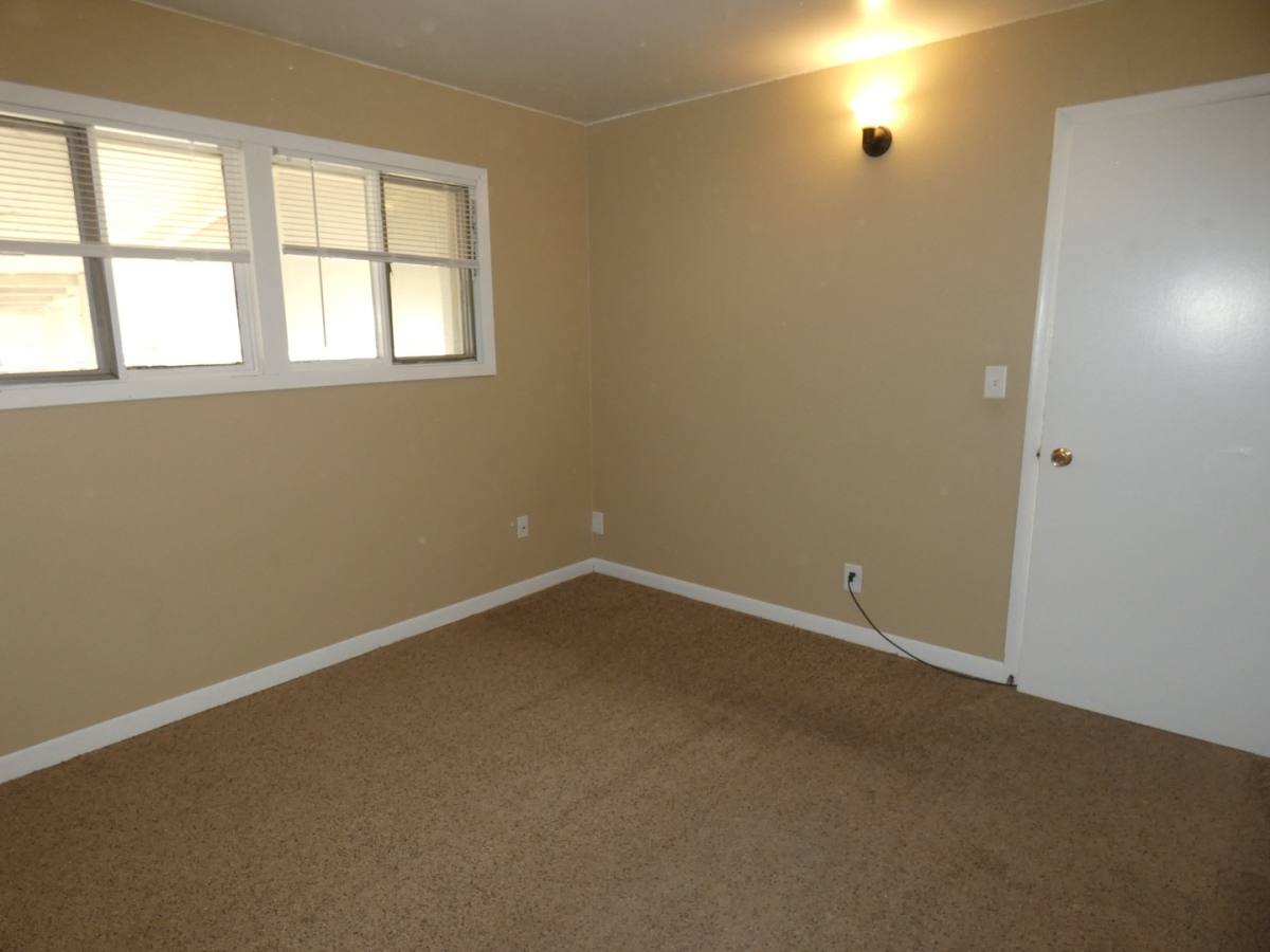 Apartment for rent at 516 Heather Lane, Newton, KS 67114