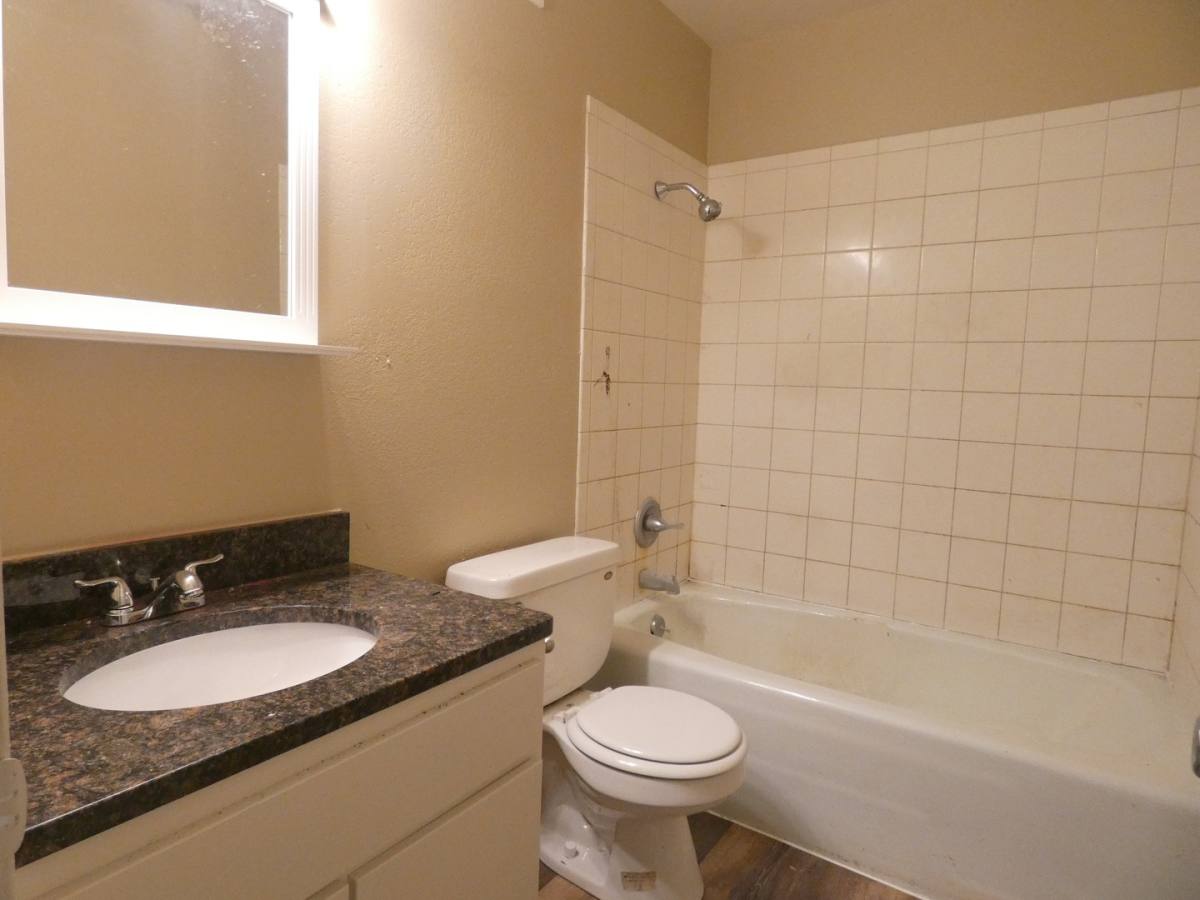 Apartment for rent at 516 Heather Lane, Newton, KS 67114
