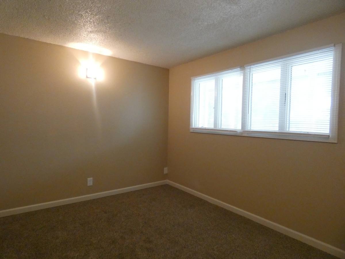 Apartment for rent at 516 Heather Lane, Newton, KS 67114