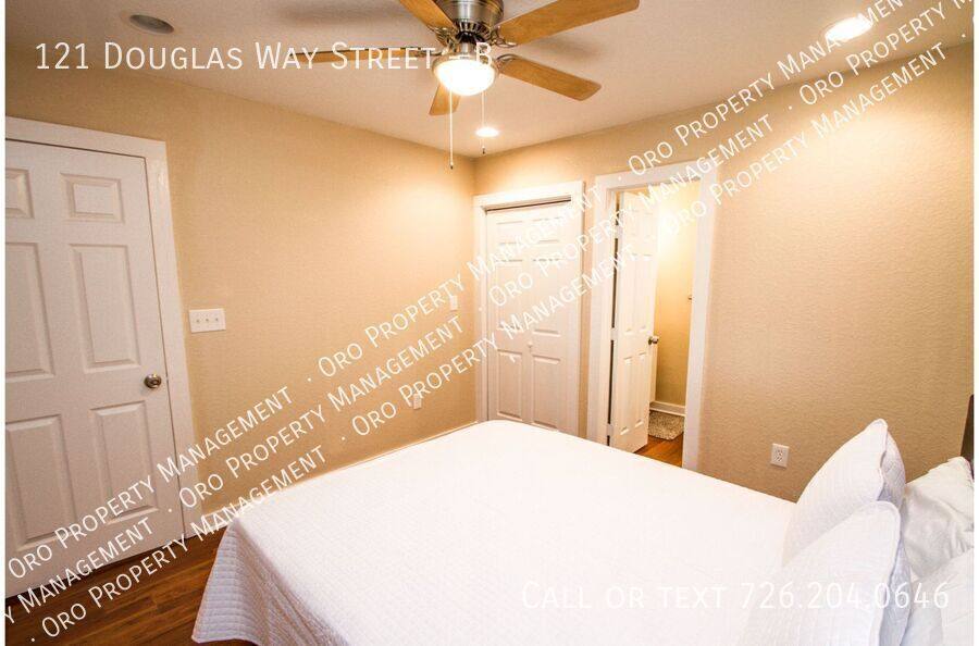 Apartment for rent at 121 Douglas Way St #B, San Antonio, TX 78210