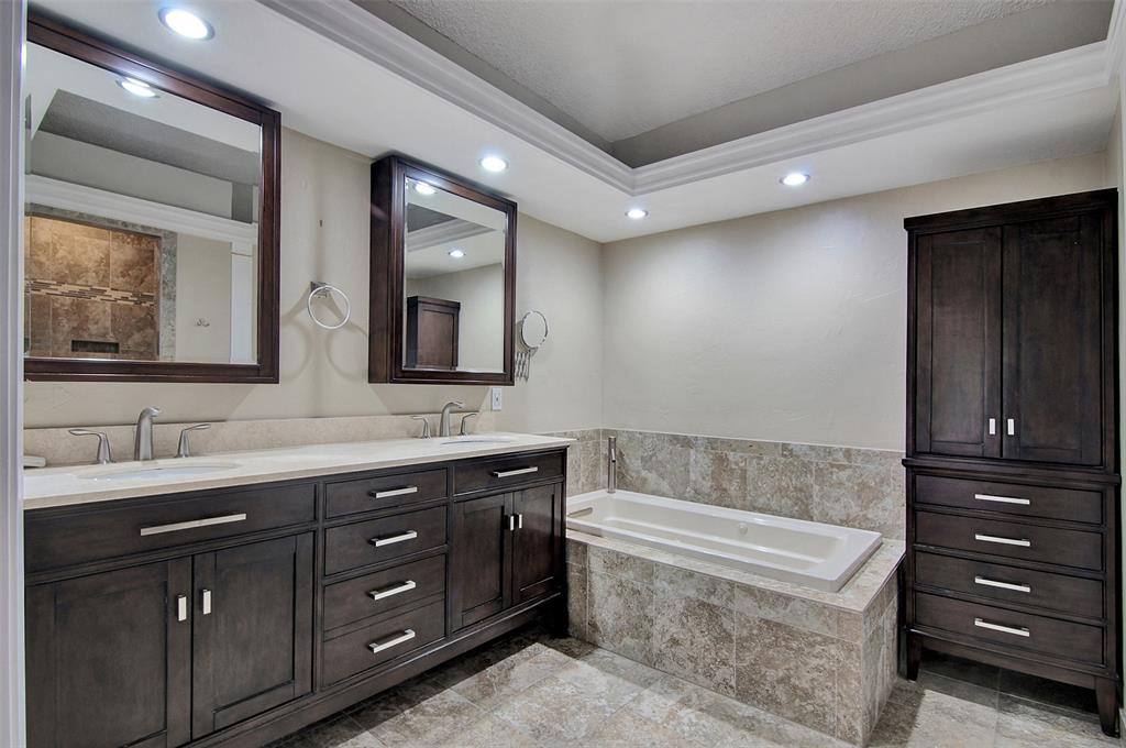 Townhouse for rent at 2933 Country Place Circle, Carrollton, TX 75006