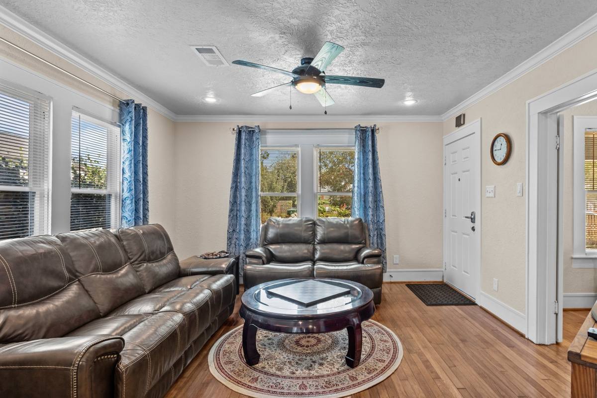 Apartment for rent at 1526 Lawson St, Houston, TX 77023