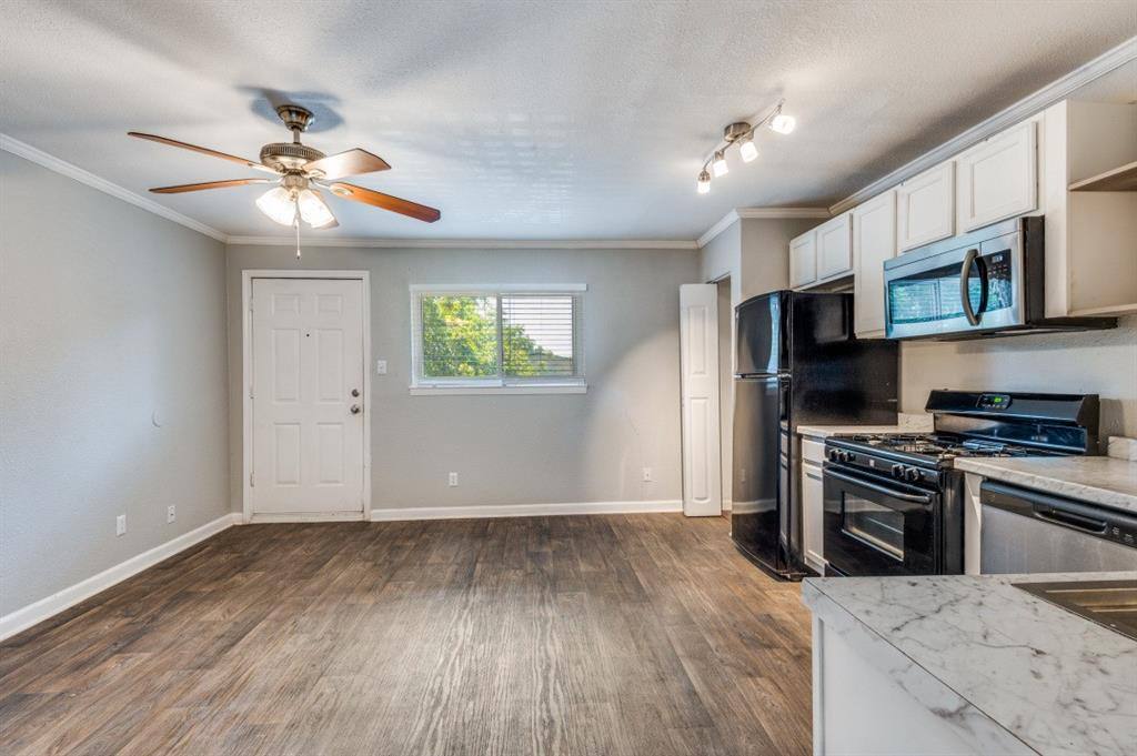 Apartment for rent at 1505 W Lovers Lane #3, Arlington, TX 76013