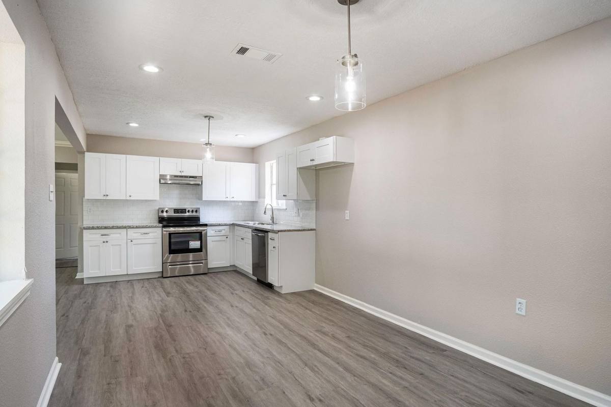 House for rent at 1702 Athens Dr, New Caney, TX 77357