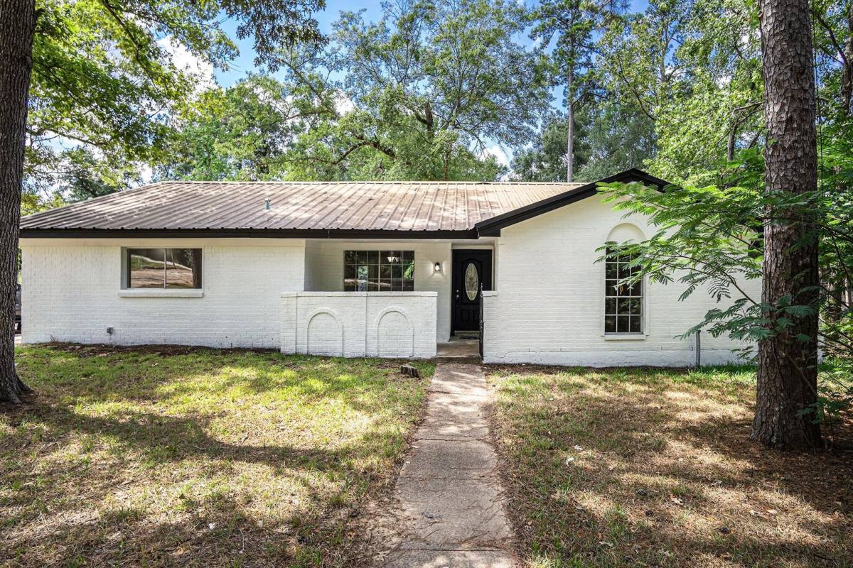 House for rent at 1702 Athens Dr, New Caney, TX 77357