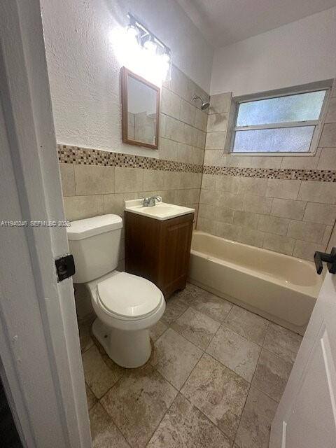 Apartment for rent at 2154 NE 168th St, Miami, FL 33162