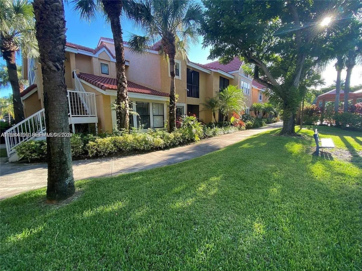 Apartment for rent at 15581 SW 104th Terrace #222, Miami, FL 33196