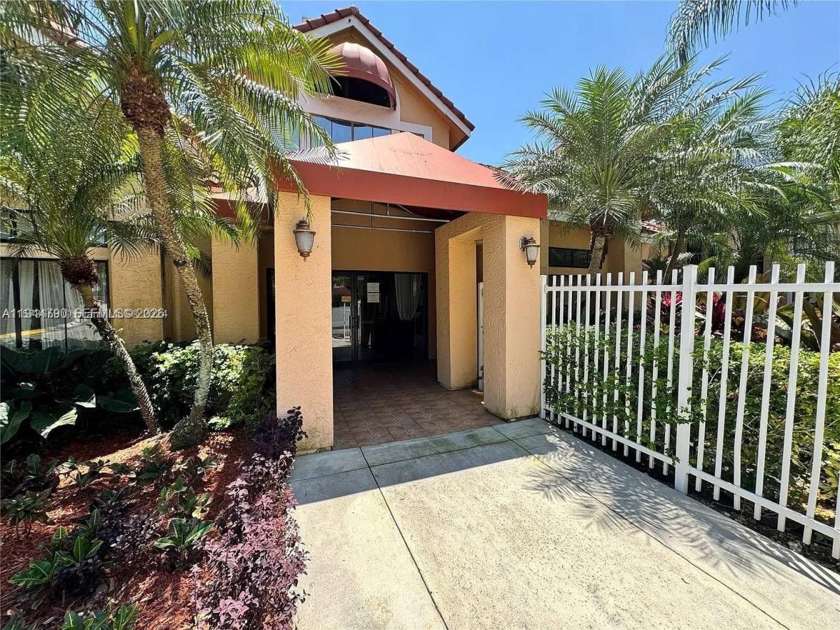 Apartment for rent at 15581 SW 104th Terrace #222, Miami, FL 33196