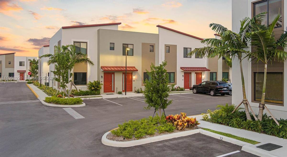 Townhouse for rent at 1001 NE 58th St #1001C, Fort Lauderdale, FL 33334