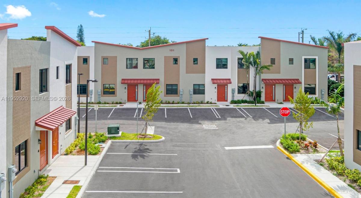 Townhouse for rent at 1001 NE 58th St #1001C, Fort Lauderdale, FL 33334