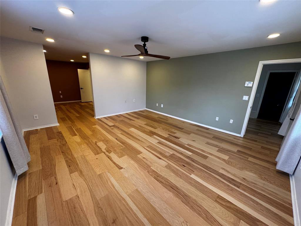 Apartment for rent at 1112 Kings Highway, Dallas, TX 75208