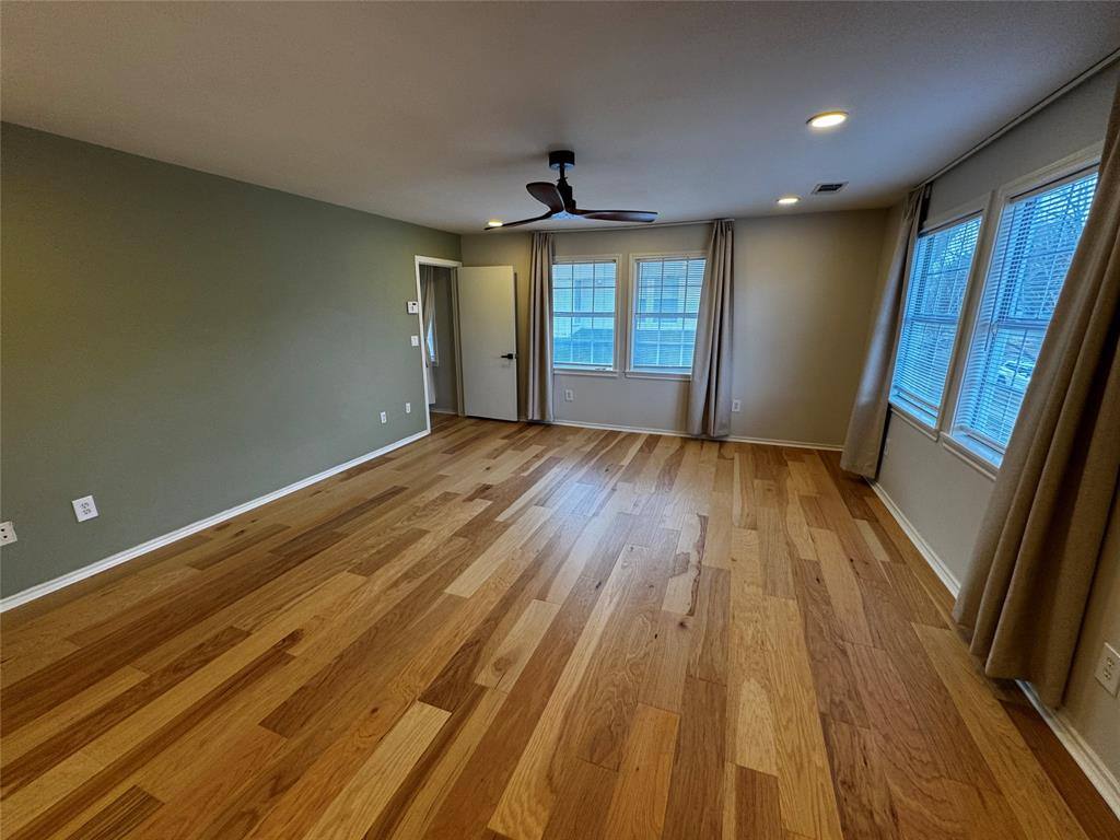 Apartment for rent at 1112 Kings Highway, Dallas, TX 75208