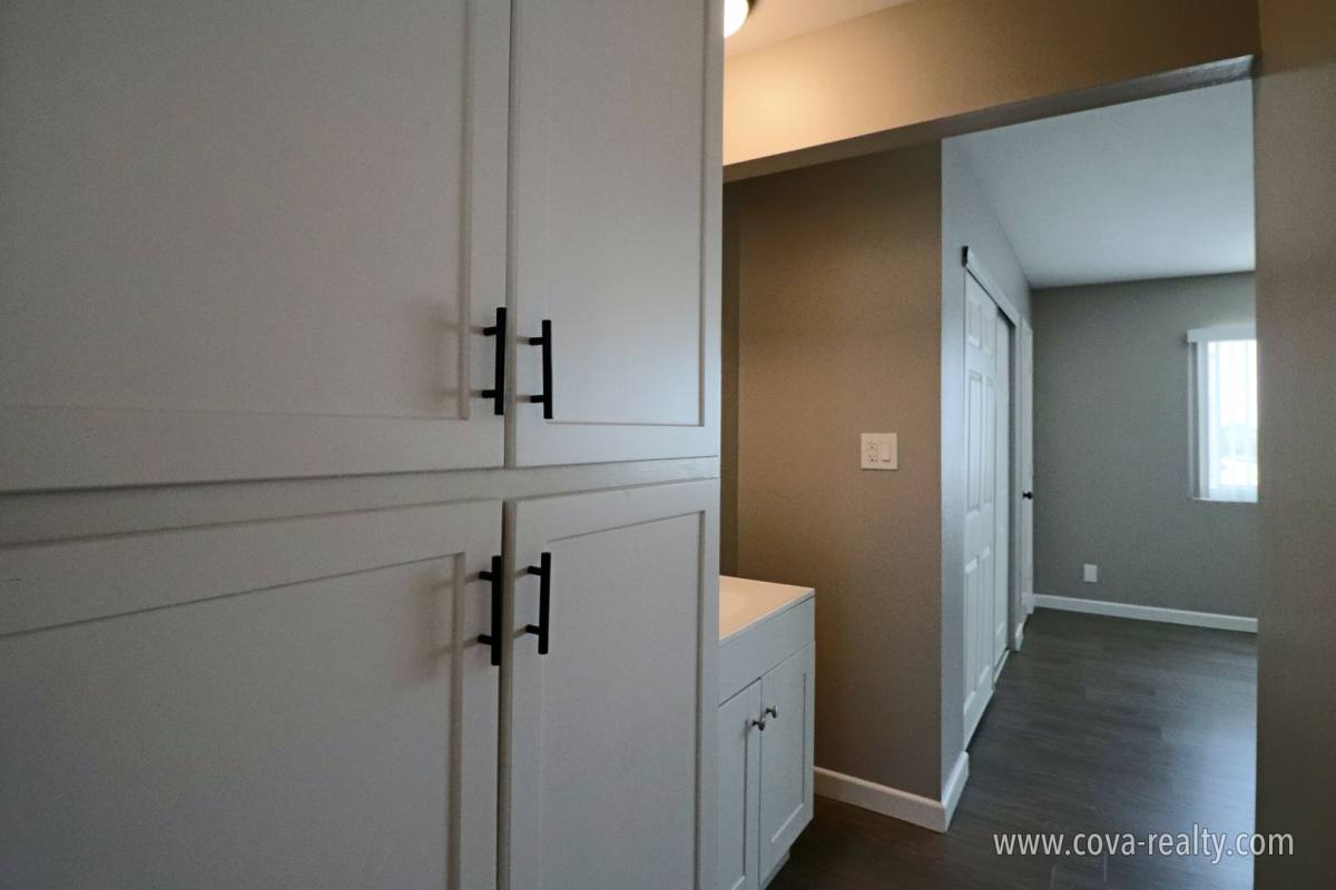 Apartment for rent at 1050 S J St, Oxnard, CA 93030