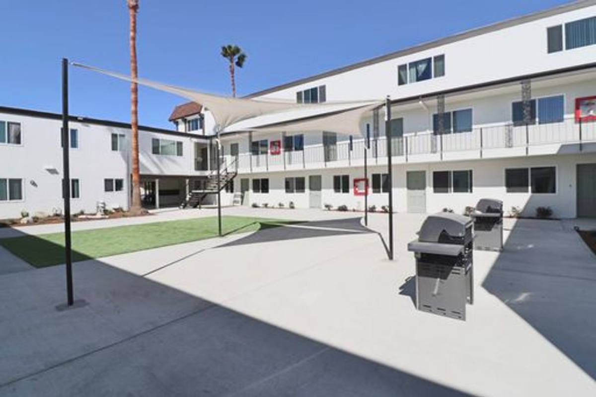 Apartment for rent at 1050 S J St, Oxnard, CA 93030