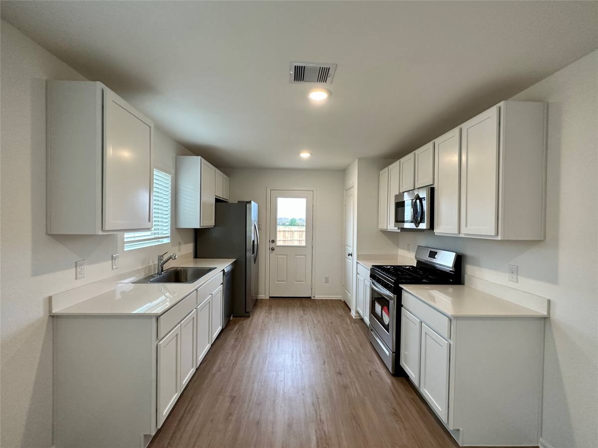 Apartment for rent at 4130 Brazos Brook Trail, Baytown, TX 77521