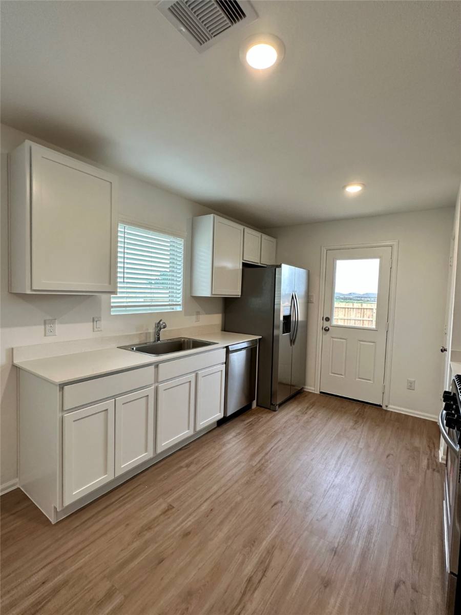 Apartment for rent at 4130 Brazos Brook Trail, Baytown, TX 77521
