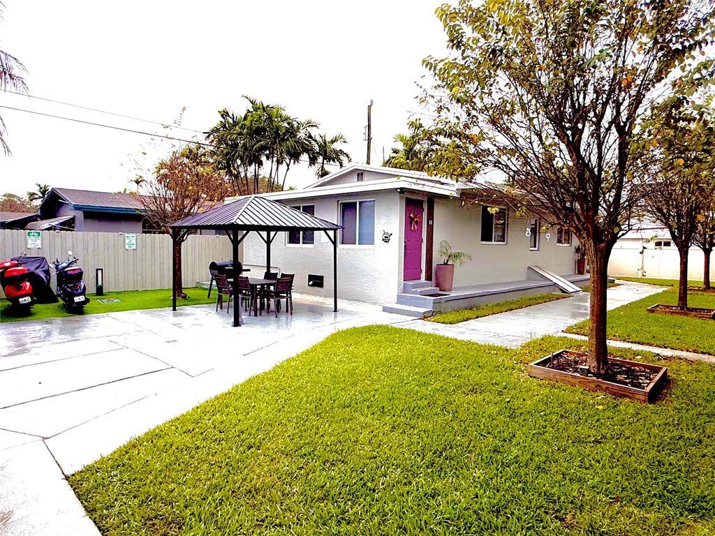 Apartment for rent at 720 NE 7th St #720-9, Hallandale, FL 33009