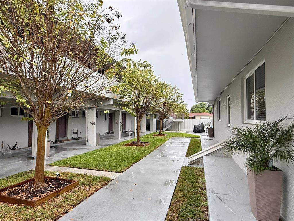 Apartment for rent at 720 NE 7th St #720-9, Hallandale, FL 33009