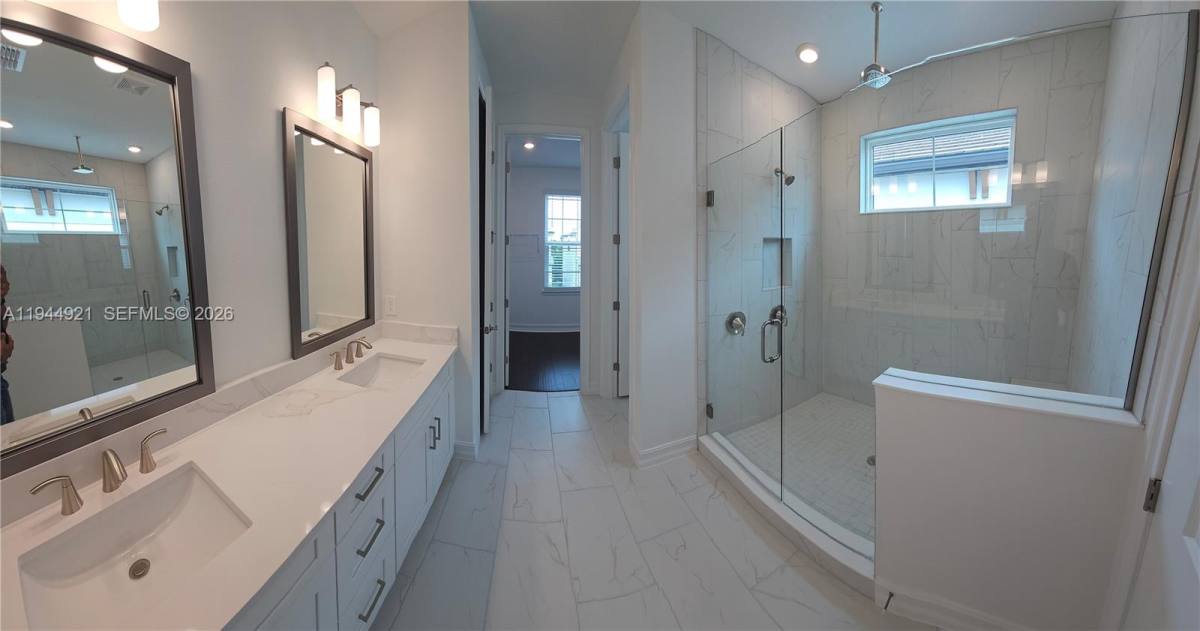 Apartment for rent at 1112 Seagrape Dr, Ruskin, FL 33570