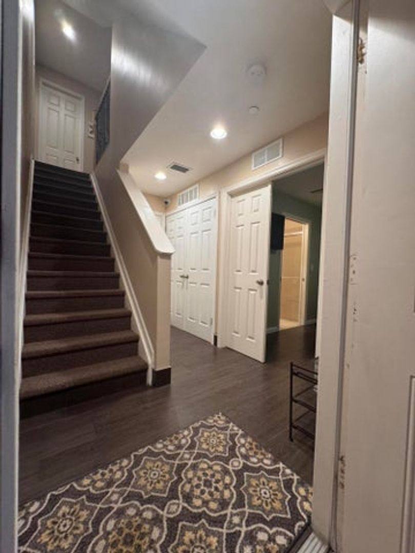 Townhouse for rent at 1033 NE 17th Way #604, Fort Lauderdale, FL 33304