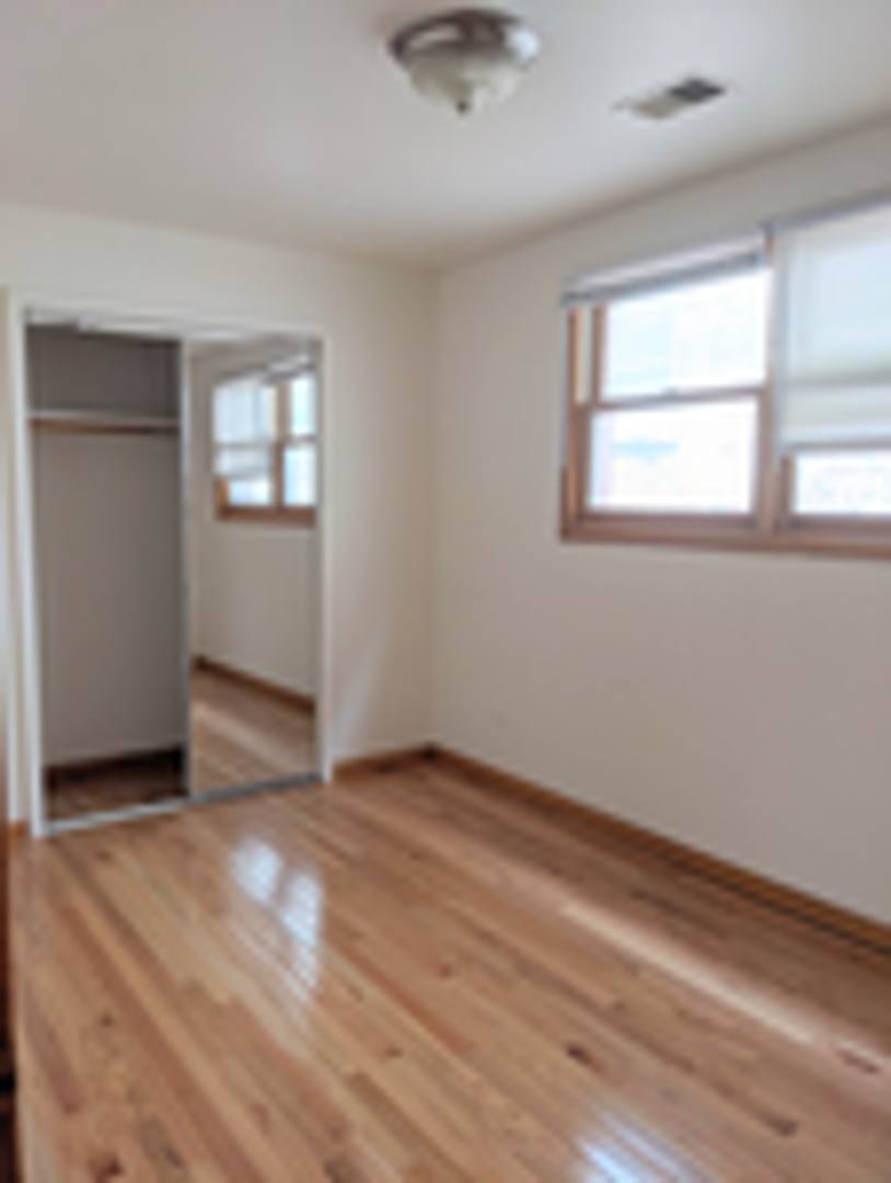 Apartment for rent at 1039 S Oakley Blvd, Chicago, IL 60612