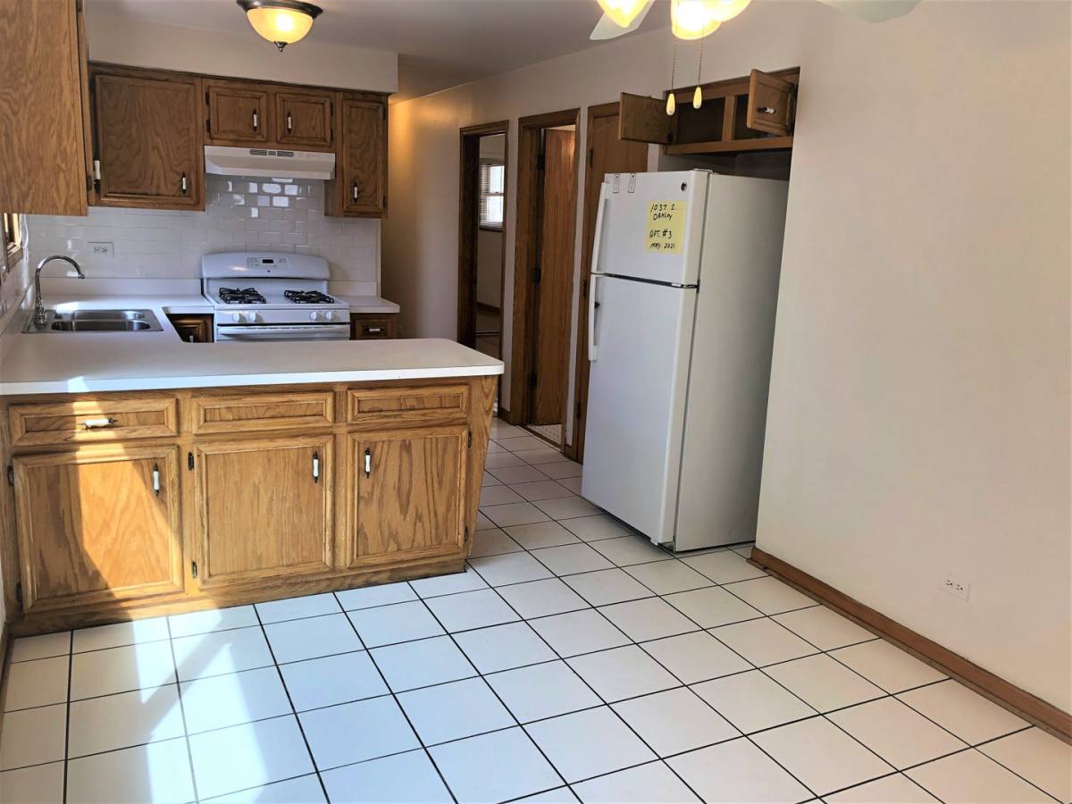 Apartment for rent at 1039 S Oakley Blvd, Chicago, IL 60612