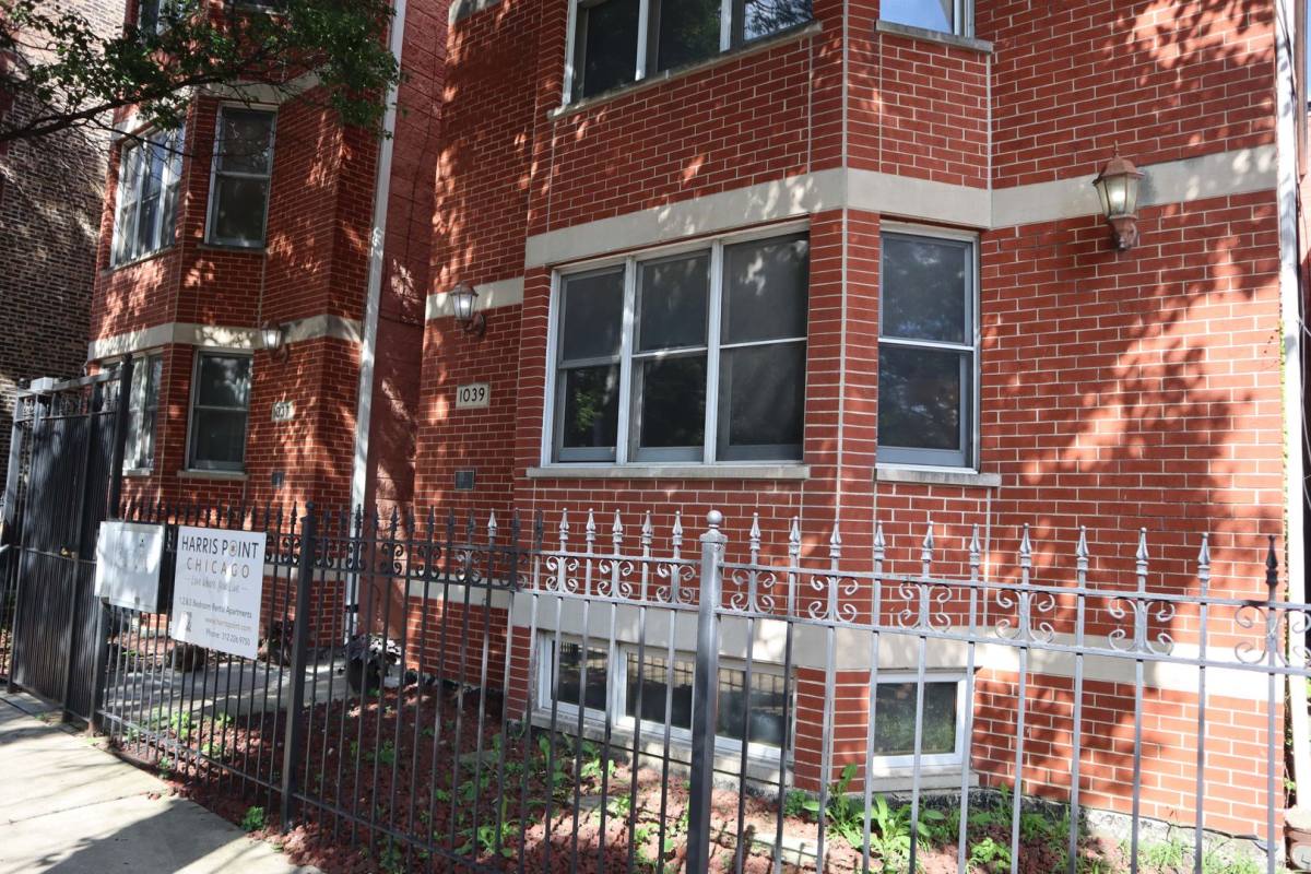 Apartment for rent at 1039 S Oakley Blvd, Chicago, IL 60612