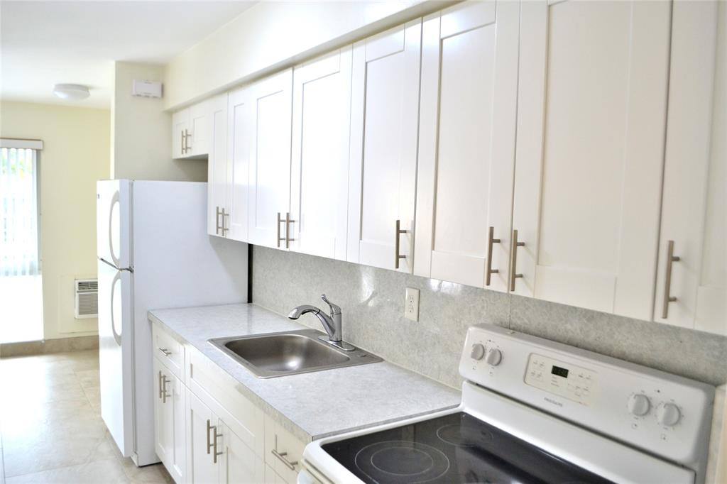 Apartment for rent at 4209 NE 21st Ave, Fort Lauderdale, FL 33308