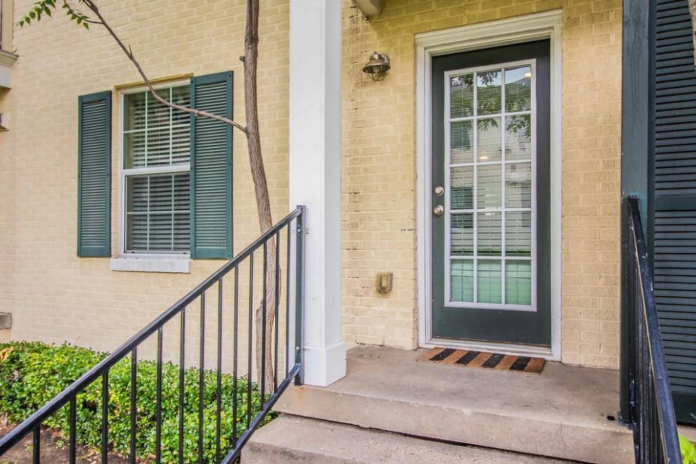Condo for rent at 2824 Minert St, Dallas, TX 75219