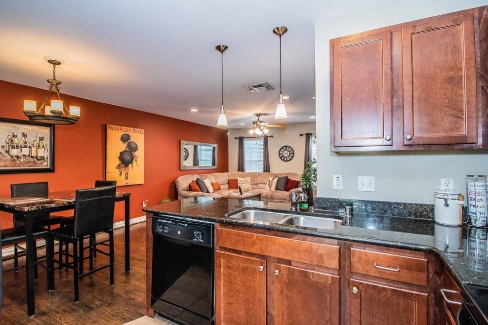 Condo for rent at 2824 Minert St, Dallas, TX 75219