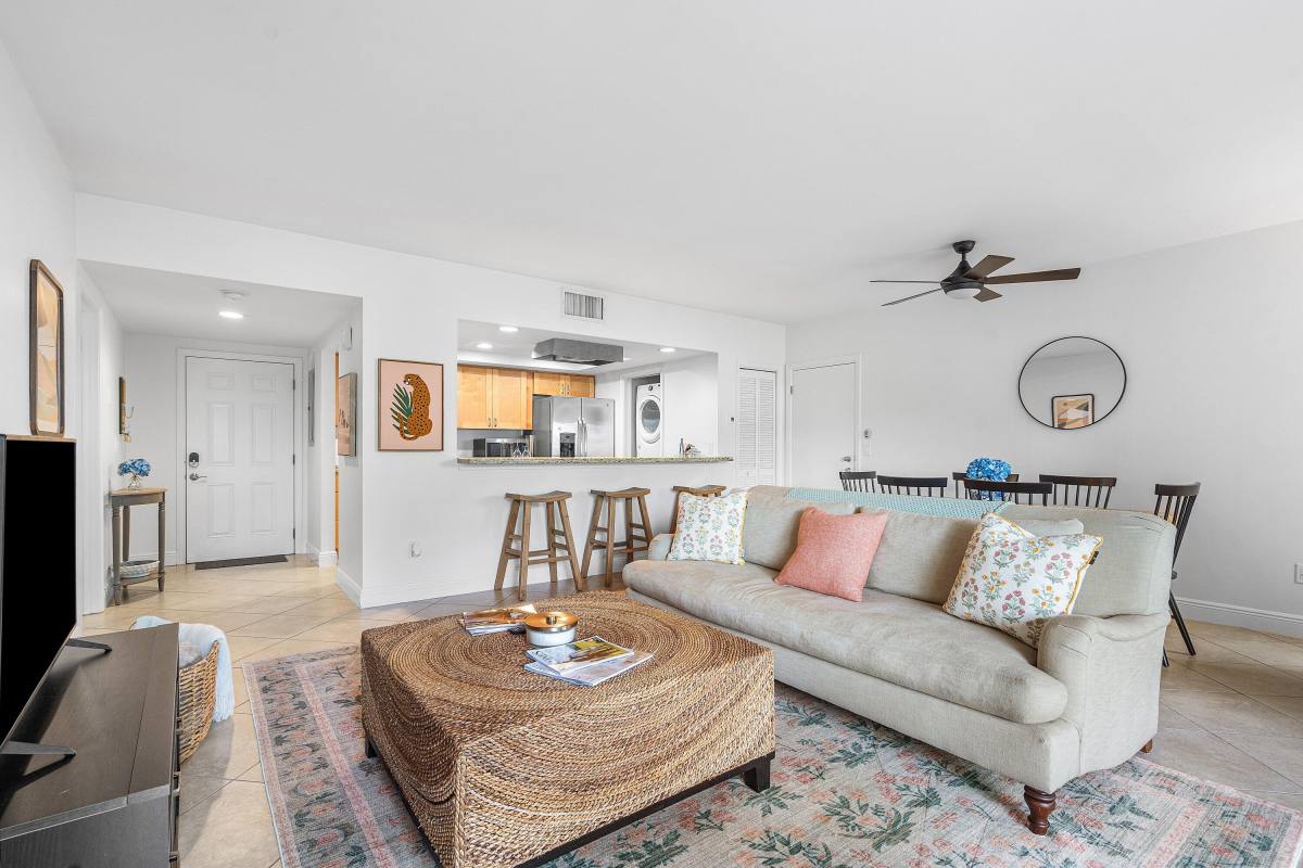 Apartment for rent at 11863 Wimbledon Circle #413, Wellington, FL 33414