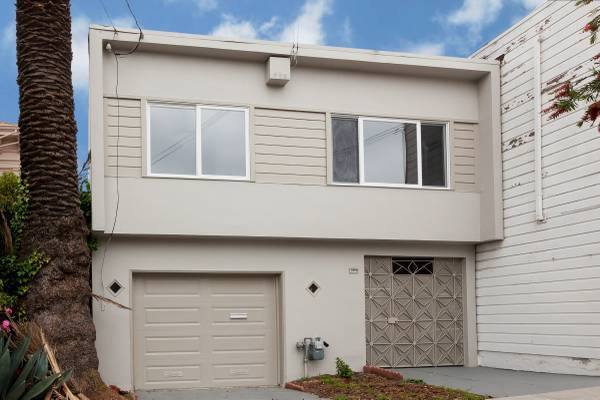 House for rent at 1560 McKinnon Ave, San Francisco, CA 94124