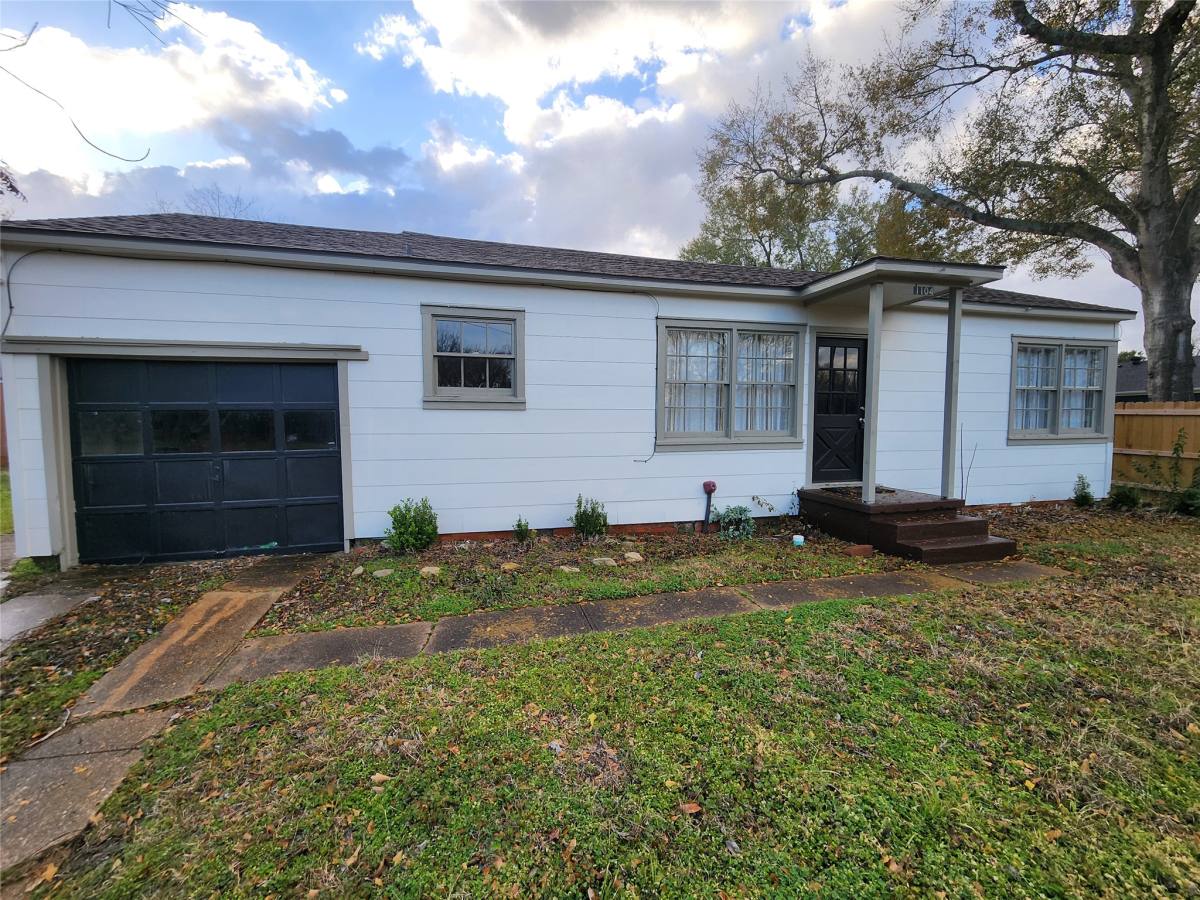 Apartment for rent at 1104 E Sycamore St, Navasota, TX 77868