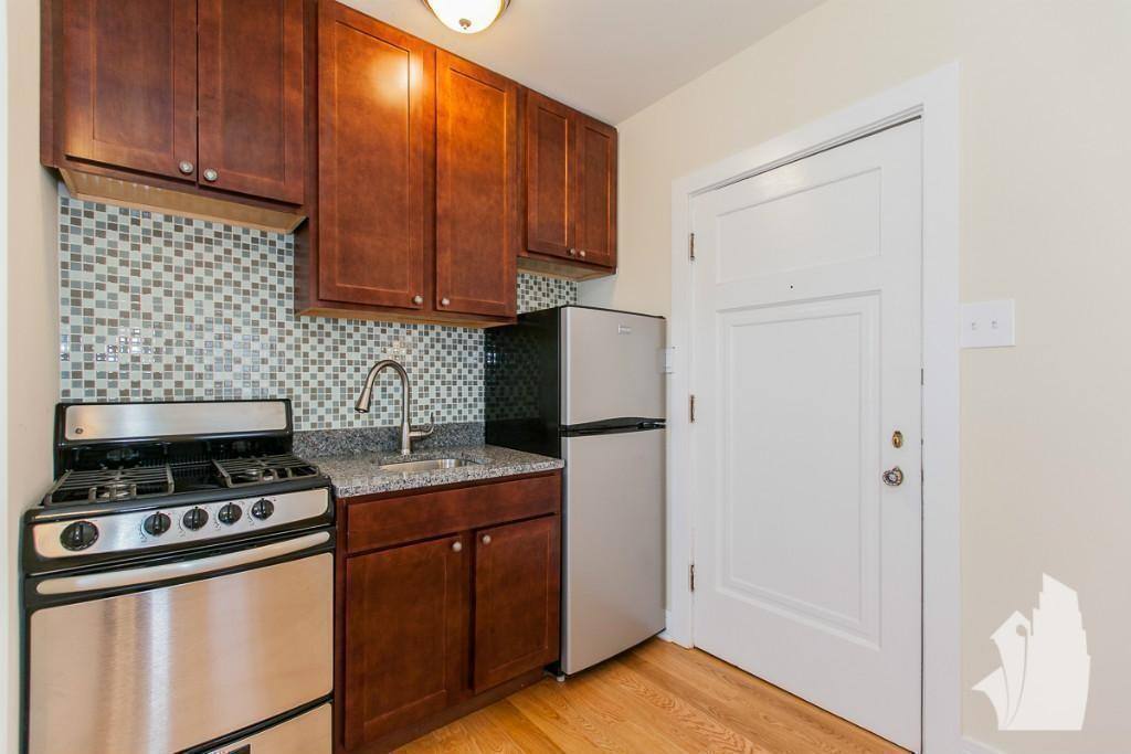Apartment for rent at 4546 N Damen Ave, Chicago, IL 60625
