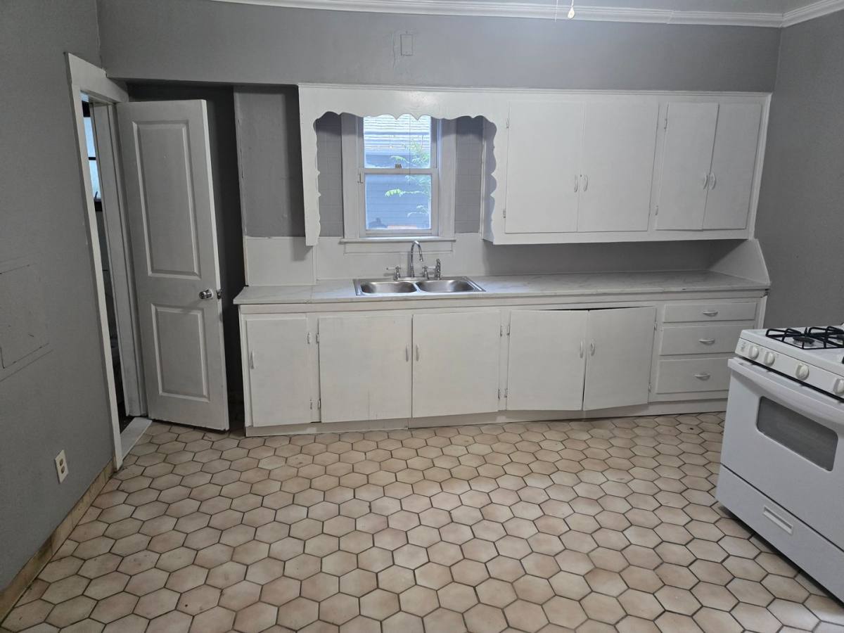 Apartment for rent at 807 Hawley Ave, Syracuse, NY 13203