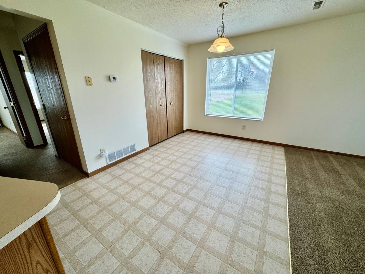 Apartment for rent at 1340 Holloway Dr, Plymouth, IN 46563