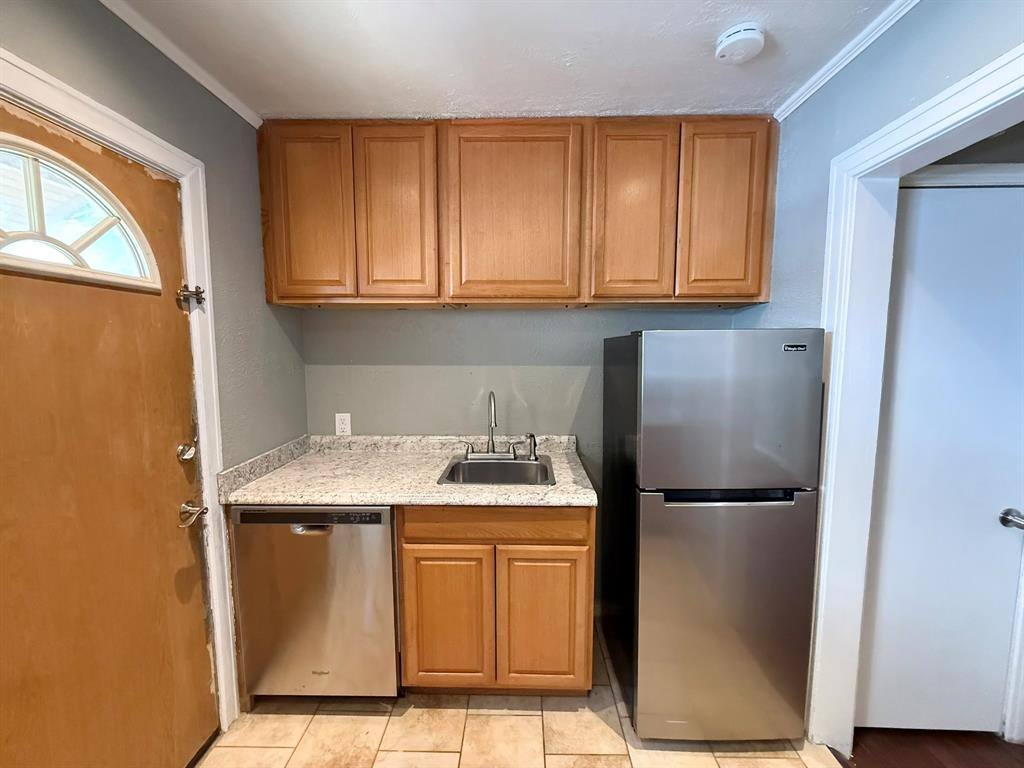 Apartment for rent at 4610 Sycamore St, Dallas, TX 75204
