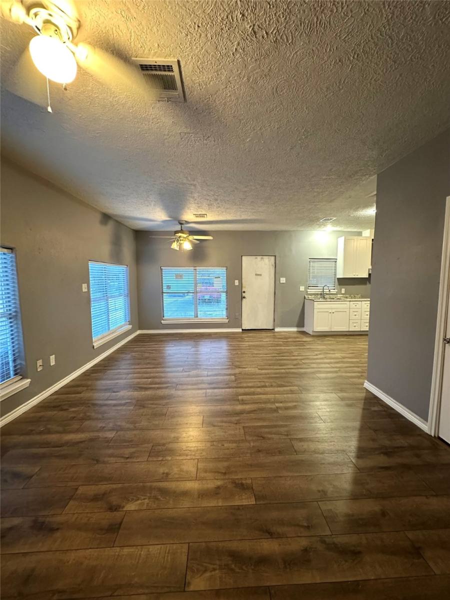 Apartment for rent at 8611 Findlay St, Houston, TX 77017