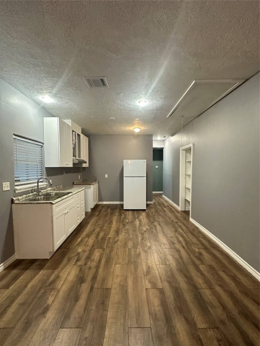 Apartment for rent at 8611 Findlay St, Houston, TX 77017