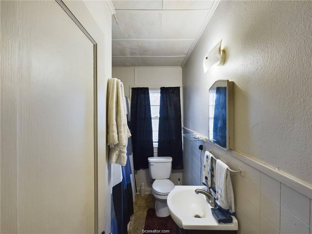 Apartment for rent at 1318 Antone St #1318A, Bryan, TX 77803