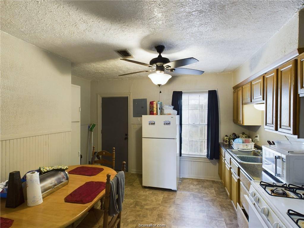 Apartment for rent at 1318 Antone St #1318A, Bryan, TX 77803