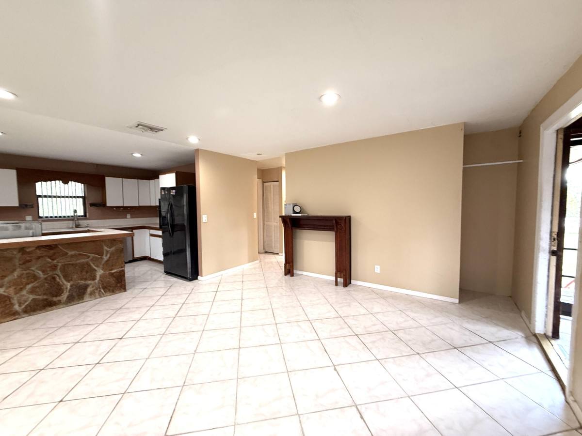 Apartment for rent at 16031 78th Rd N, Loxahatchee, FL 33470