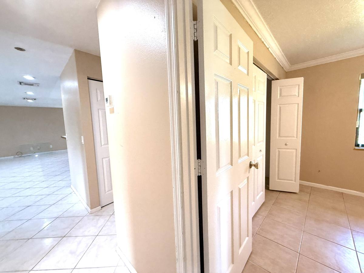 Apartment for rent at 16031 78th Rd N, Loxahatchee, FL 33470